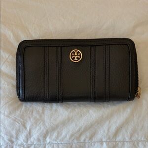 Tory Burch Black Leather Zip Wallet with Gold Logo Stamp